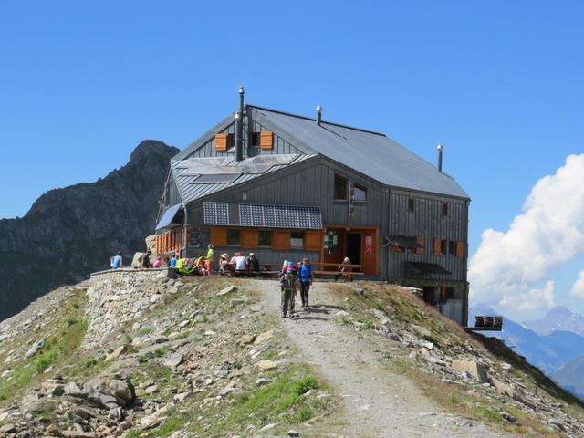 wir haben unser Tagesziel die Cabane FXB Panossière erreicht