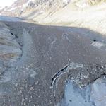 tief unter uns die Gletscherzunge des Glacier de Corbassière