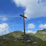 Gipfelkreuz bei der Cabane. Dahinter der Mont Brûlé