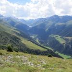 unser Weg, der sich vom Col de Mille nach Bourg-Saint-Pierre hinunterschlängelt, entpuppt sich als glanzvolle Aussichtspromenad