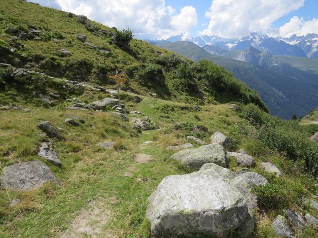 kurz vor den Alphütten von Boveire d'en Bas 2230 m.ü.M. biegt der Wanderweg rechts ab