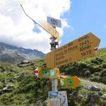 Wegweiser bei Boveire d'en Bas 2200 m.ü.M., wo wir den Graben des Torrent d'Allèves überschreiten