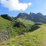 wir nähern uns der Cabane du Mont Fort 2457 m.ü.M., die auf einem Buckel thront...