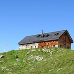 auf gleichem Weg wie wir gekommen sind, verlassen wir die Hütte...