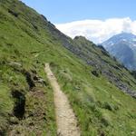 trotz der atemberaubender Aussicht, muss auf den Weg geachtet werden. Bei Nässe sehr heikel