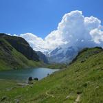 was für ein Panorama während dem hinunterlaufen zum Lac de Louvie