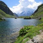 am westlichen Ufer des Lac de Louvie entlang, steuern wir nun die Cabane de Louvie an