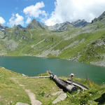 schönes Breitbildfoto aufgenommen von der Cabane, mit Blick auf den See