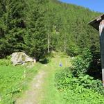 wo gegenüber der Bachbrücke der Bergweg nach Les Tseppes beginnt