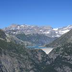 Blick auf den Lac d'Emosson und der mächtige Mont Ruan