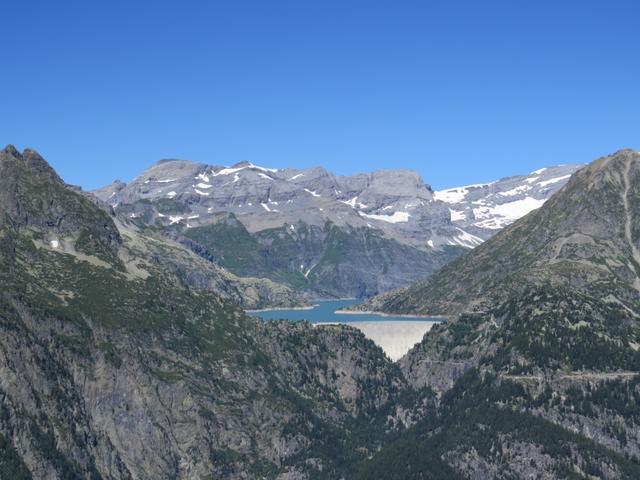 Blick auf den Lac d'Emosson und der mächtige Mont Ruan