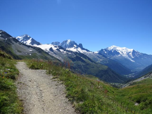 was für ein Panorama! Aiguille Verte, Grandes Jorasses, Aiguille du Midi und seine Majestät der Mont Blanc