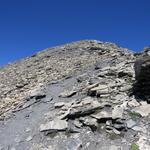 über brüchigem Fels erreichen wir auf diesem schwierigen Bergweg auf ca. 3000 m den Gipfelgrat