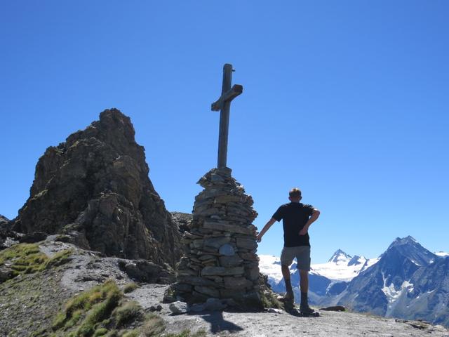 beim Gipfelkreuz auf dem Col de Torrent