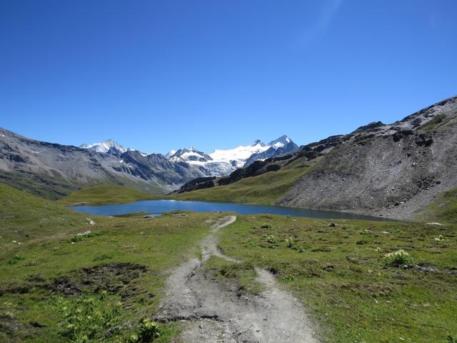 wir erreichen die kleine Ebene beim Lac des Autannes