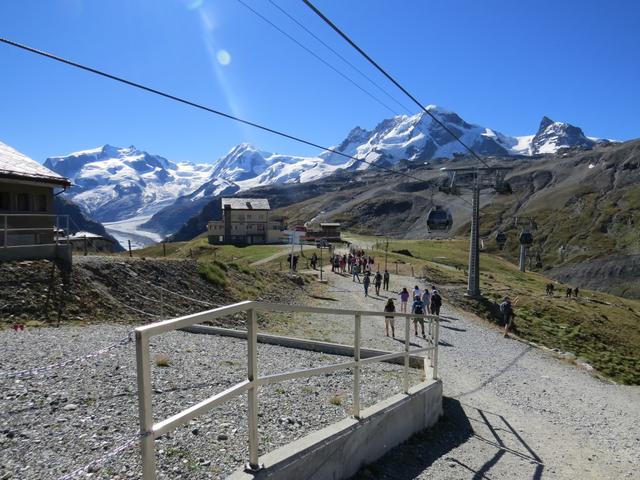von der Bergstation Schwarzsee laufen wir zum Hotel Schwarzsee...