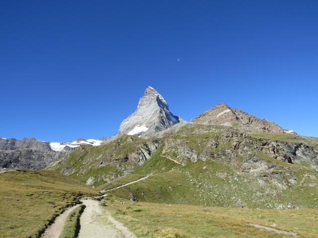 ... und nehmen unser erstes Ziel in Angriff. Nein, nicht der Gipfel des Matterhorn...