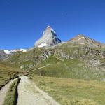 mit direktem Blick auf das Matterhorn, beginnt unsere heutige Wanderung