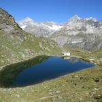 vom Hotel Schwarzsee geht es ein paar Meter zum malerischen Schwarzsee hinunter