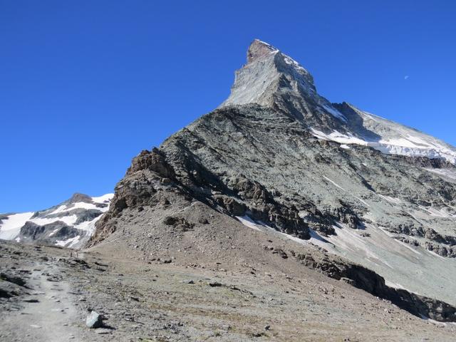 wir wandern aber weiter geradeaus Punkt 2960 m.ü.M. dem "Horu" zu