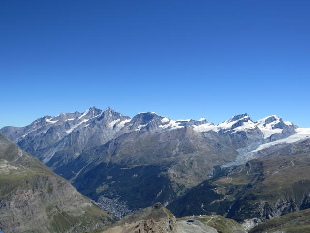 Mischabelgruppe mit Lenzspitze 4294m, Dom 4545m, Täschhorn 4491m und Alphubel 4206m