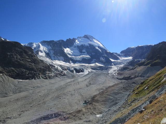 ... und westwärts mit Blick zur Dent d'Hérens, weiter Richtung Schönbielhütte