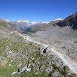 Blick zurück zum Bergweg auf dem Kamm der Seitenmoräne