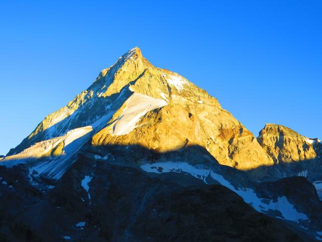 das Matterhorn färbt sich rot