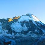 die Dent d'Hérens liegt schon fast im Schatten