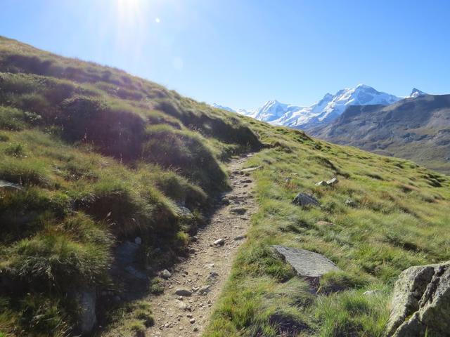 ...und erreichen über Punkt 2604 m.ü.M. die Grasflanke von Arben...