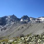 in der Bildmitte die Wasulücke. Dort hinauf wird uns der Bergweg führen