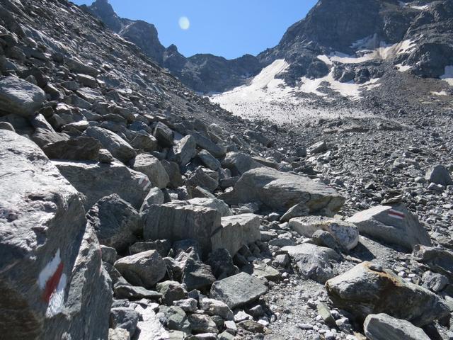 der nordseitige Aufstieg zur Wasenlücke (Wasulicke) ist mit Abstand das anspruchsvollste Stück am Topali-Weisshorn-Hohenweg