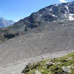 die nördliche riesige Seitenmoräne des Unteren Stelligletscher