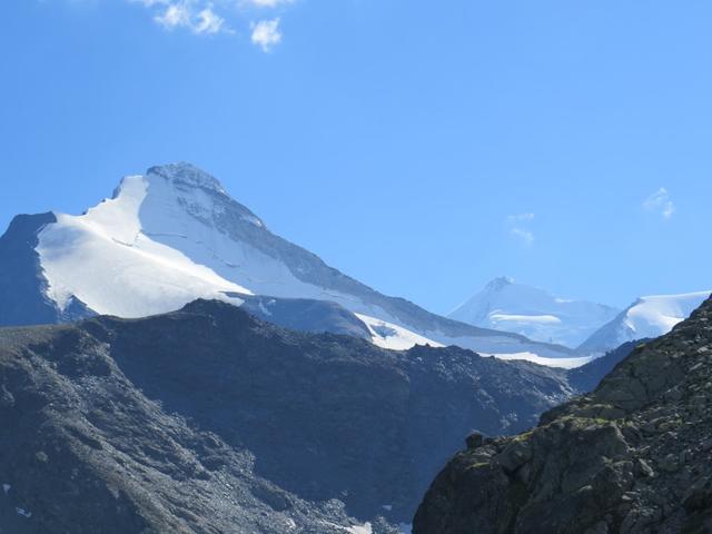 Blick auf das Brunegghorn und Weisshorn