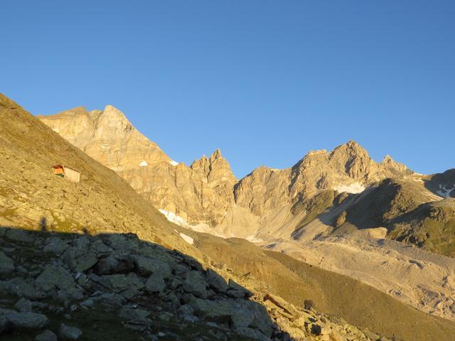 Blick auf Barrhorn (unvergesslicher Augenblick als wir dort oben standen) und Stellihorn