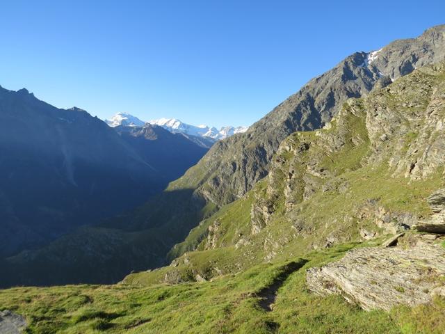 ...mit einem sehr schönen Blick ins Mattertal...