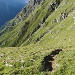 der Bergweg leitet nun südseitig aus dem Kar hinaus