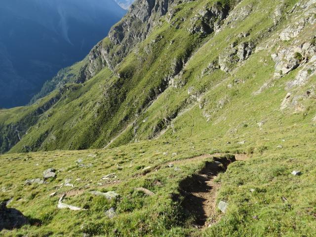 der Bergweg leitet nun südseitig aus dem Kar hinaus