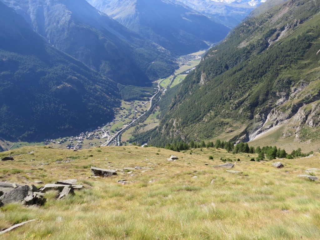uns steht nun ein endloser Abstieg von 1000 Höhenmeter bervor