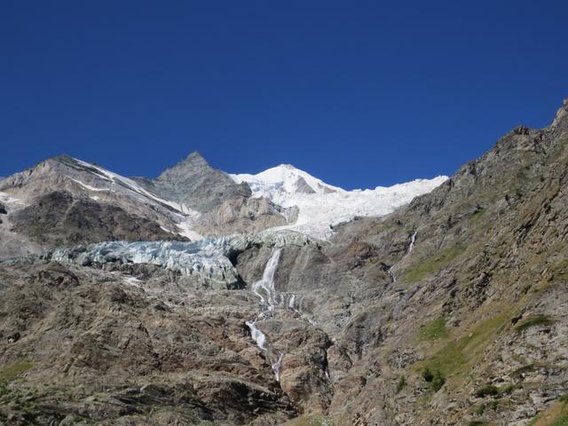 immer wieder halten wir an, und Blicken hinauf zum Weisshorn...