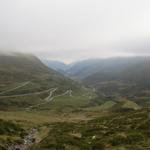 Blick Richtung Sedrun und auf die Oberalppasstrasse