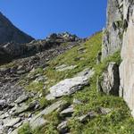 der Bergweg führt uns nun steiler und gerölliger Richtung Punkt 2627 m.ü.M.