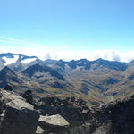 sehr schönes Breitbildfoto mit Blick in die Bündner und Tessiner Berge. Maighels, Pizzo Centrale usw.