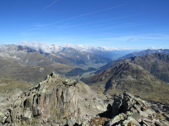 Blick in die Surselva mit Oberalpstock