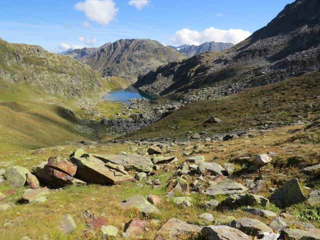 wir erreichen die Weggabelung bei Punkt 2390 m.ü.M. weiter geht es Richtung Lai da Tuma