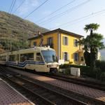 beim Bahnhof in Intragna steigen wir in die Centovallibahn