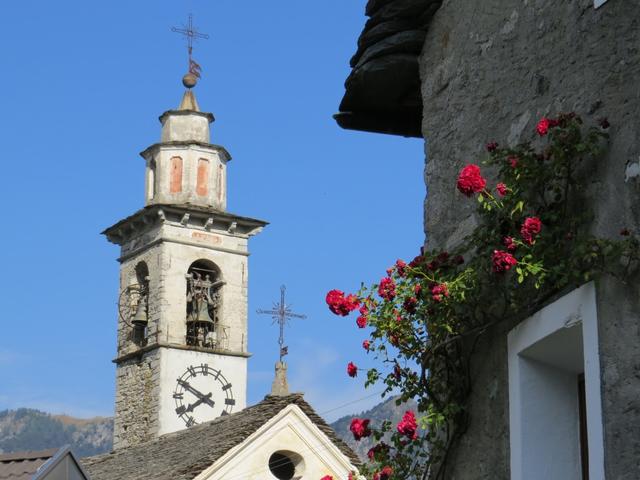 ...und schauen auf den Kirchturm von Rasa. Viele Bewohner sind im 18. Jhr. in die Toskana audgewandert