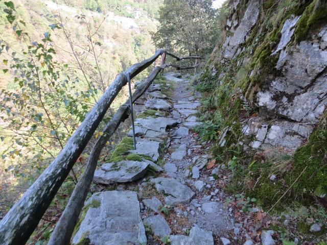 tief unter uns fliesst die Melezza Richtung Lago Maggiore