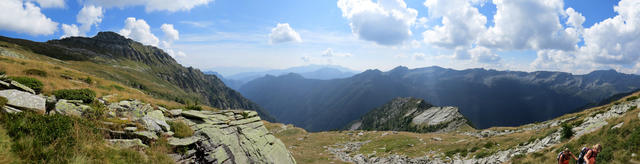 schönes Breitbildfoto mit Blick Richtung Capanna Ribia