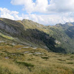schönes Breitbildfoto mit Blick zur Valle di Fümegn